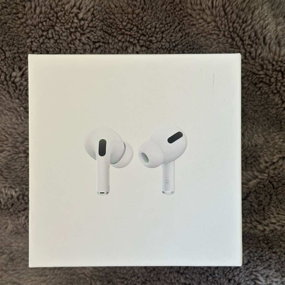Apple AirPods Pro in White